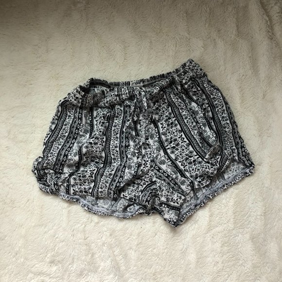 Cute Boho Flowy Shorts - Picture 1 of 3